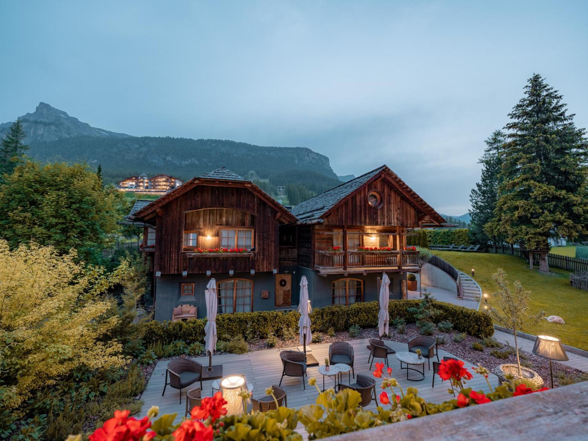Sportony Mountain Lodges La Villa  Eksteriør billede